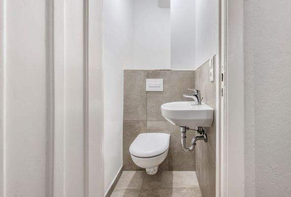 Separates WC im Souterrain