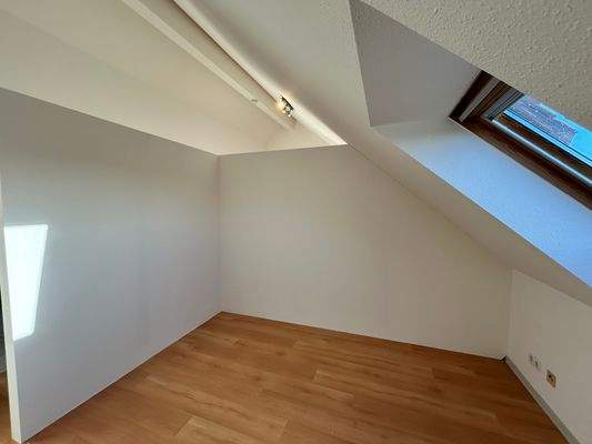 E 709 Schlafzimmer Ansicht 2.jpeg