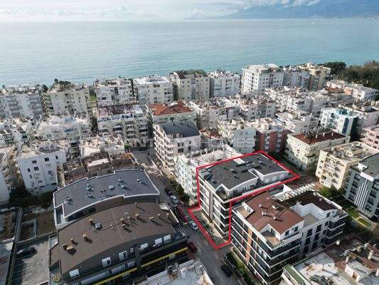 Furnished Flat with Indoor Parking in Antalya Muratpaşa