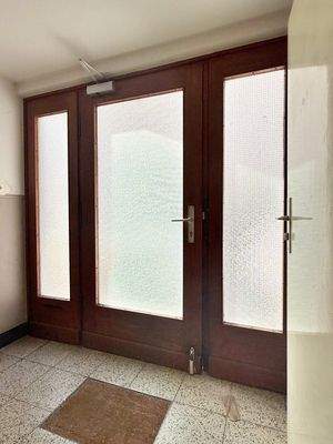 Haus B_Hauseingangstür