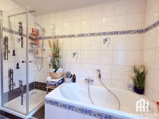 Badezimmer EG, Bild 2