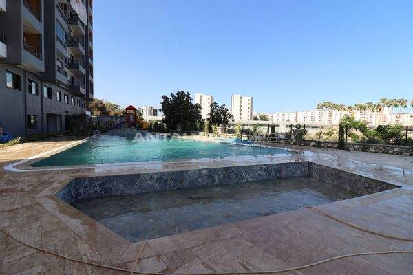 Apartments within Walking Distance of the Sea in Erdemli Mersin