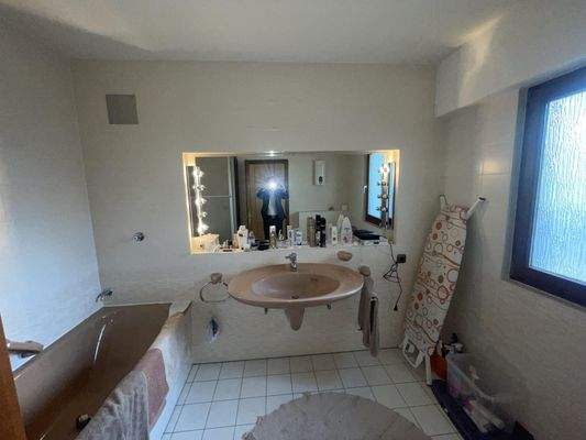 Blick in das Tageslichtbad (EG)