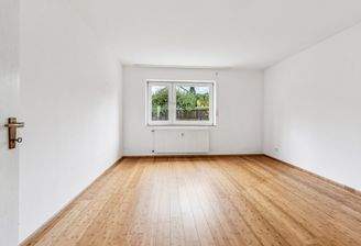 Schlafzimmer 1/2 EG