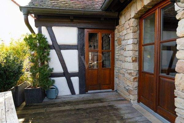 Balkon mit Zugang in die Küche und in den Wohnbereich