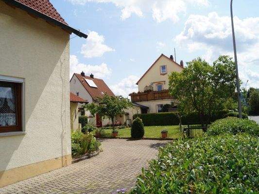 ... mit schönem Süd/West-Garten ...