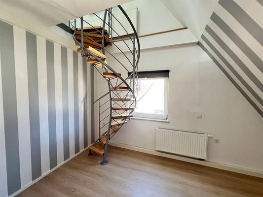 Treppe zum Spitzboden