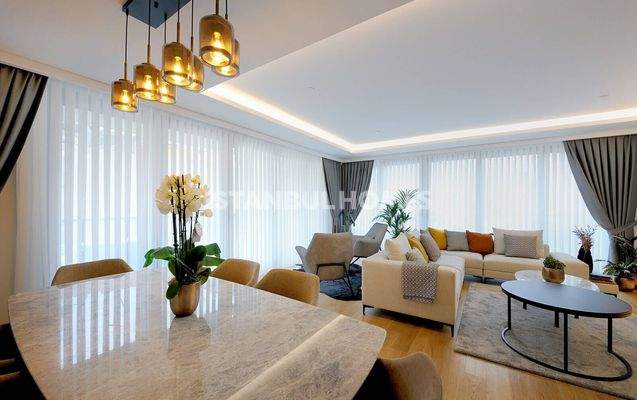 Contemporary Real Estate in Luxury Complex in Atasehir