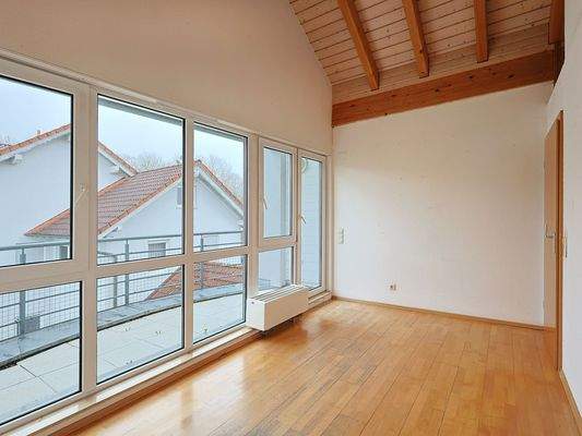 Separates Esszimmer neben der Küche