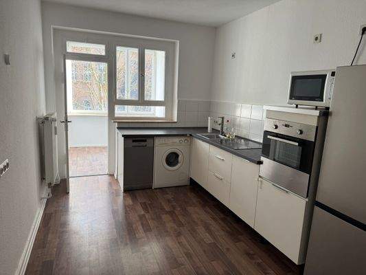 Küche mit Blick zum Wintergarten