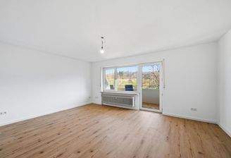 Lichtdurchflutetes Wohnzimmer