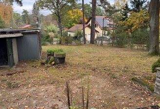 Blick vom Grundstück zur Straße.jpg