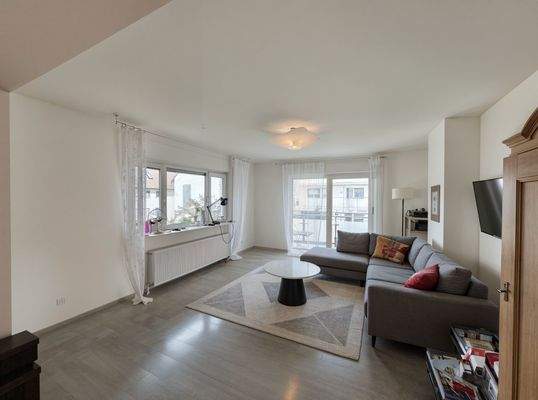 Wohnzimmer OG (KI generiert)