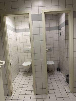 Damen- und Herren-WC