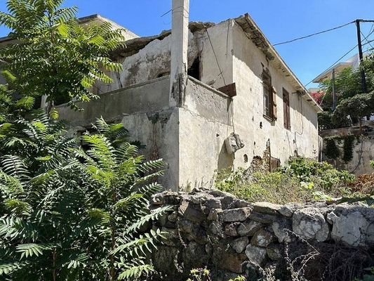 Kreta, Panormos: Renovierungsobjekt im Dorf zu ver