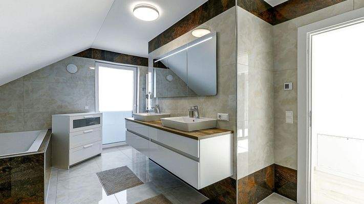 Badezimmer - Dachgeschoss