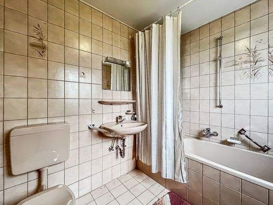 Badezimmer Gartengeschoss