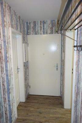 Flur mit Kammer links