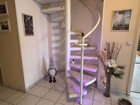 1. Wohnung Wendeltreppe zu DG