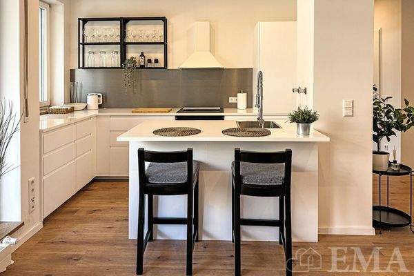 Einbauküche mit Geräten