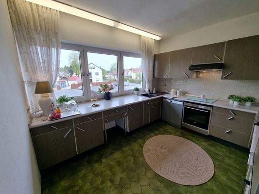 OG-halboffene Küche