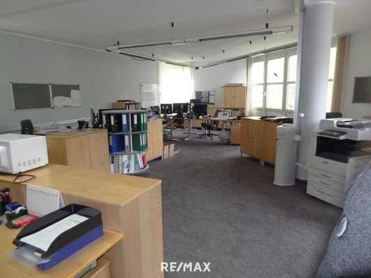 Büro im OG