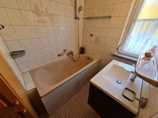 EG rechts: Badezimmer