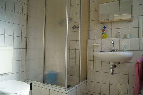 Seitenflügel EG Ferienwohnung Bad