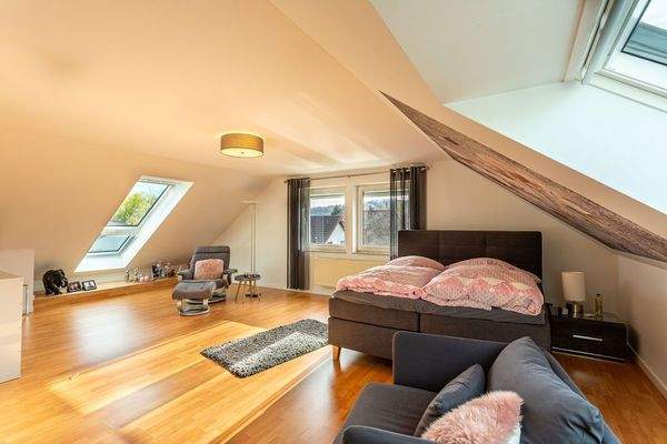 Elternschlafzimmer DG