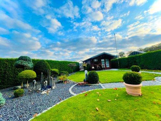 Garten mit privatem Saunabereich 