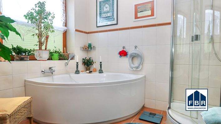 Modernes Badezimmer