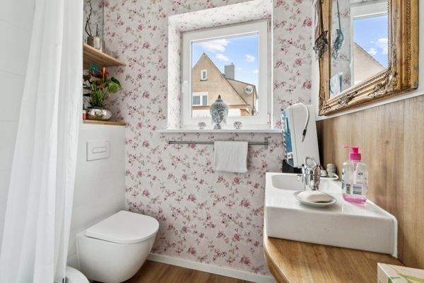 Gäste WC mit  Dusche WE 1 EG