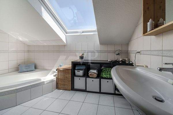 Viel Licht im Bad im Obergeschoss