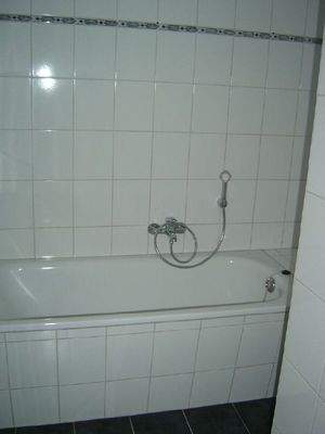 Wanne mit Duschmöglichkeit