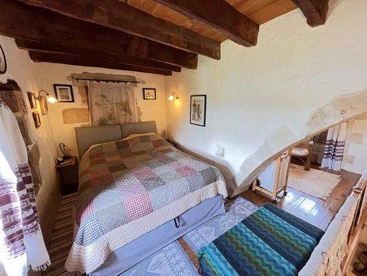 Kreta, Paleloni – Traditionelles kretisches Haus mit ikonischen Steinbögen