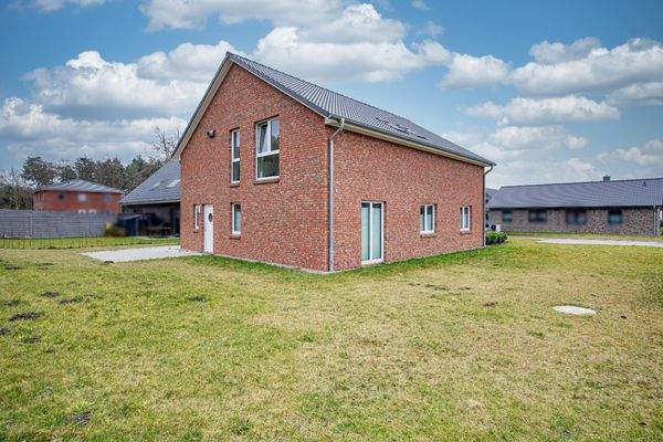 seitliche Hausansicht