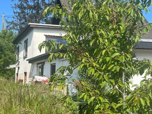 Hausrückansicht mit Anbau