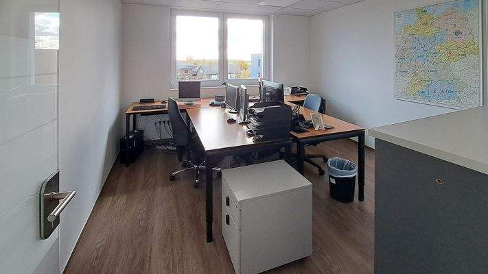 Büro 2.jpg