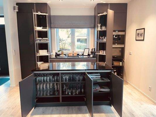 Stauraum deckenhoch.jpg