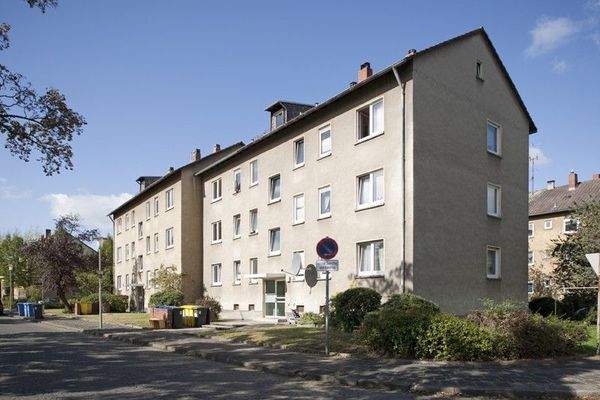 9 Gebäude Straßenseite