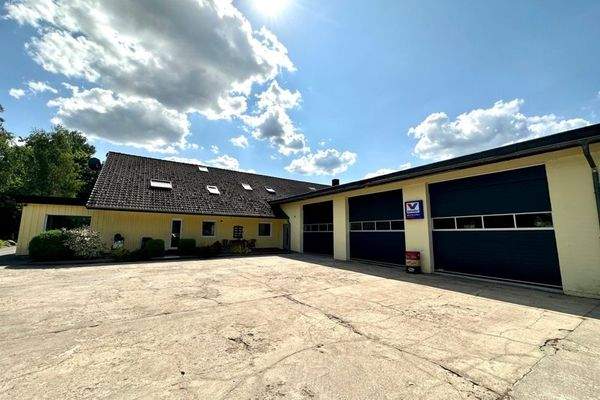 Gebäude mit Werkstatt