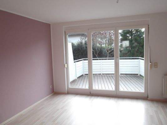 Wohnzimmer EG Blick auf Balkon