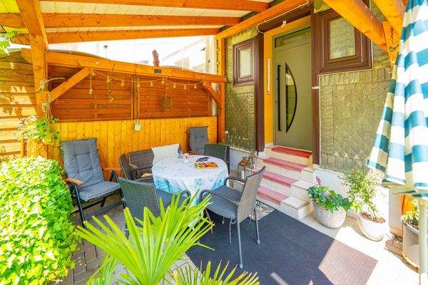 Überdachte Terrasse