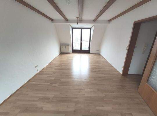 Wohnzimmer mit Balkon BIld 2