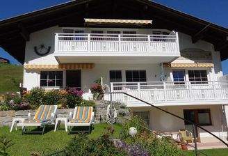 Hausansicht FERIENWOHNUNGEN Vier Jahreszeiten