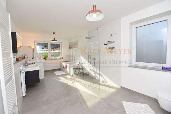 Familienbad im Obergeschoss