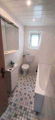 Bad Erdgeschoss 2.Zi.W.r