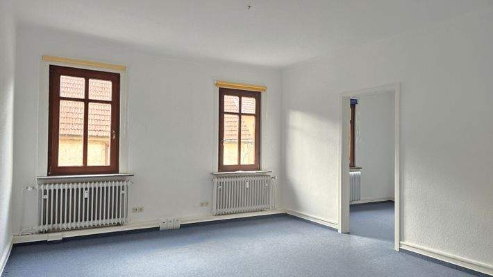 Großes Zimmer und Durchgangszimmer