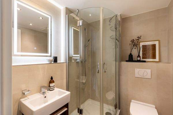 Duschbad im 5. Obergeschoss