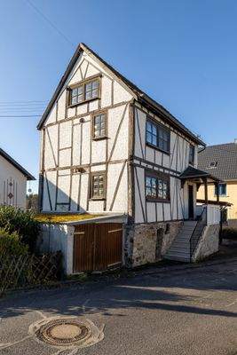 Fachwerkhaus mit Lagerschuppen